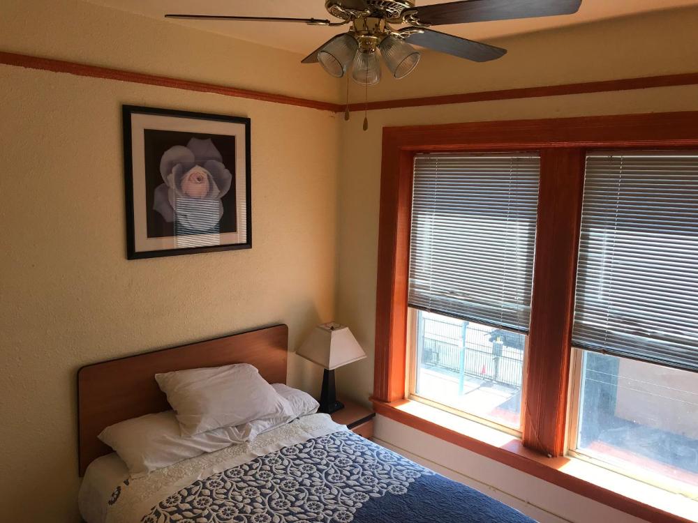 Standard Room with Shared Bathroom interior